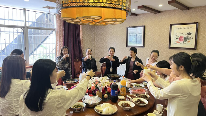 周宇0927-雷立行第三季度員工生日會(huì)674.png 周宇0927-雷立行第三季度員工生日會(huì)674.png